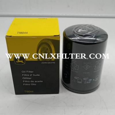 T19044 JOHN DEERE OIL FILTER